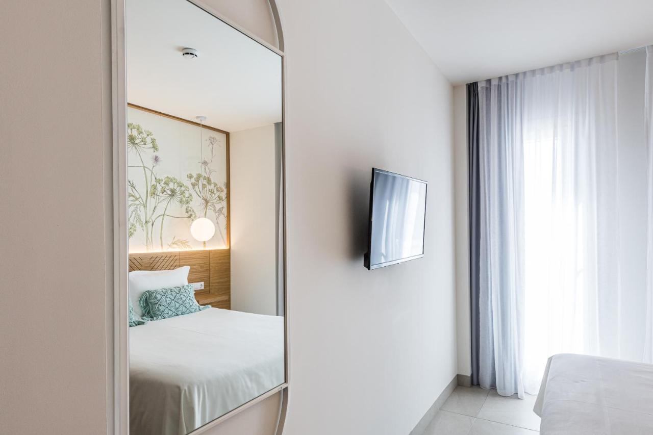 Alzocaire Hostal Boutique كونيل ذي لا فرونتيرا المظهر الخارجي الصورة